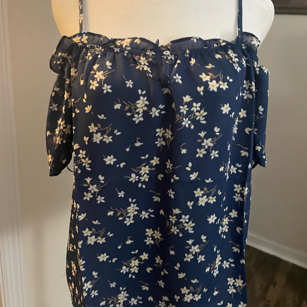 SALE‼️NWOT cold should top